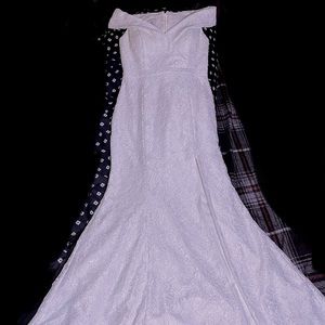 DB Studio Mermaid Style Size 8 Ivory Wedding Dress